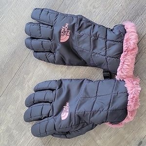 Women's winter gloves by the north face